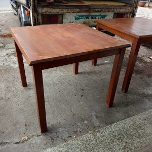 Bàn cafe gỗ vuông cũ thanh lý giá rẻ