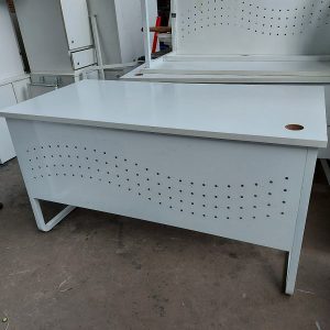Bàn làm việc chân sắt cũ 1m2 x 60cm