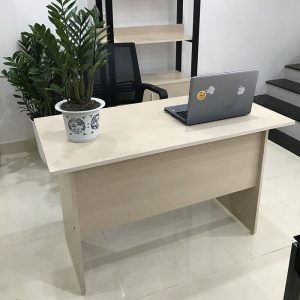 Bàn làm việc cũ 1m2 không hộc màu kem