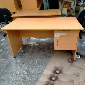 Bàn làm việc cũ 1m4 có hộc mới 95%