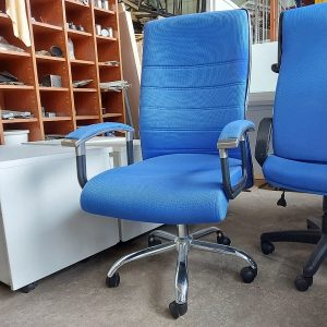 Ghế xoay văn phòng cũ lưng cao màu xanh