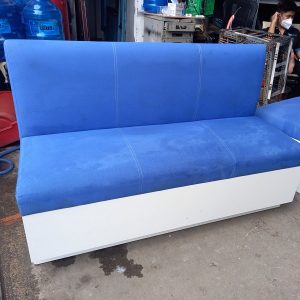 Sofa đôi cũ bọc vải màu xanh giá rẻ