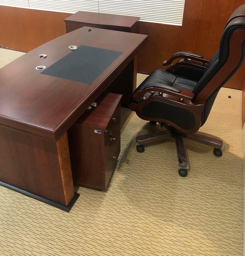 thu mua bàn giám đốc 