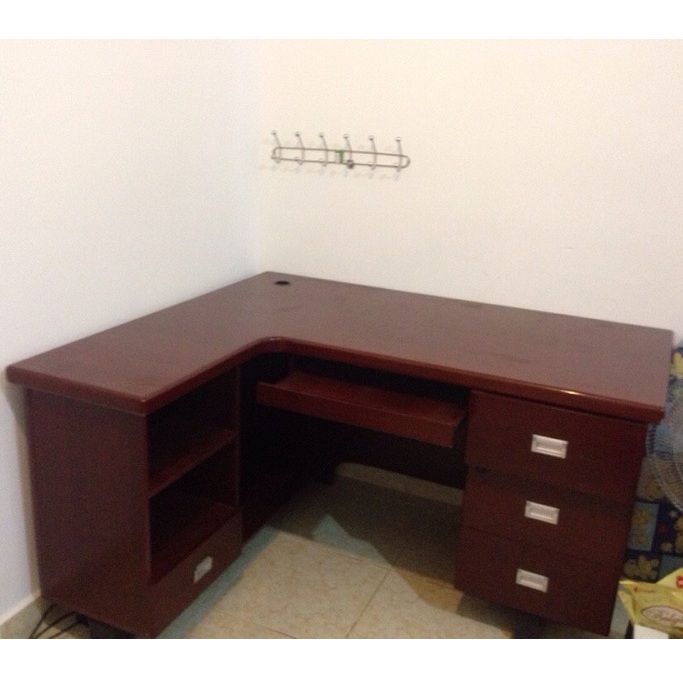 ban lam viec L phu veneer cu gia re