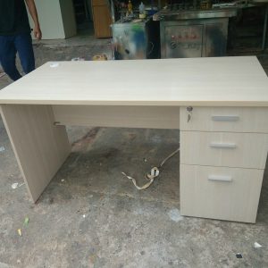 Bàn làm việc cũ 1m2 có hộc cao cấp