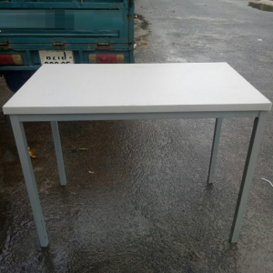 Bàn làm việc chân sắt 1m cũ
