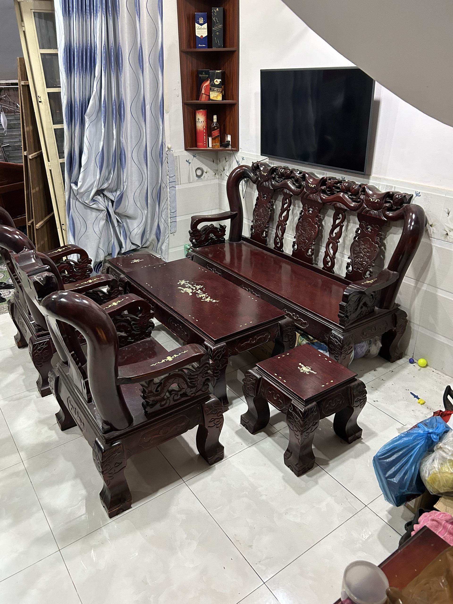 thu mua bàn ghế gỗ giá cao