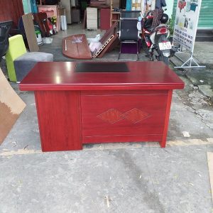 Bàn giám đốc 1m4 có hộc mới 99%