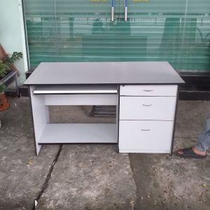 Bàn làm việc cũ 1m4 có 3 hộc mới 90%