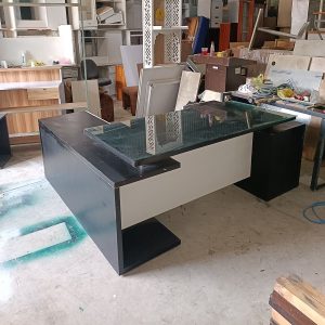 Bàn giám đốc chữ U cũ trắng đen giá rẻ