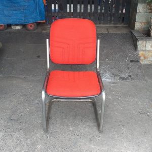 Ghế chân quỳ cũ bọc vải không tay chân inox