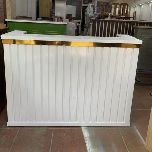 Quầy lễ tân 1m2 nẹp gỗ viền vàng giá rẻ