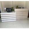 Quầy lễ tân 1m6 vân gỗ sọc trắng