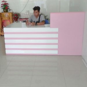 Quầy lễ tân 1m6 trắng hồng giá rẻ
