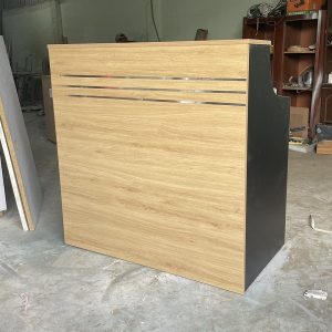 Quầy thu ngân 1m2 vàng phối đen giá rẻ