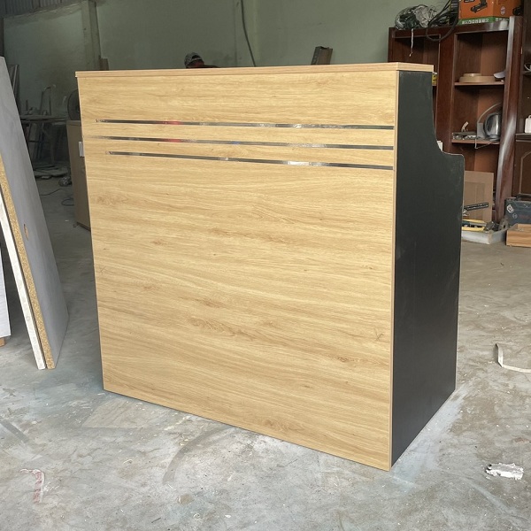 quay thu ngan vang phoi den 1m2 gia re