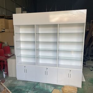Tủ trưng bày 2m x 2m vách kính full trắng
