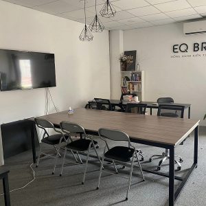 Bàn họp chân sắt cũ 2m4 màu nâu