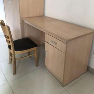 Bàn làm việc cũ 1m2 có 2 hộc giá rẻ