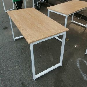 Bàn làm việc chân sắt chữ U mặt vân gỗ