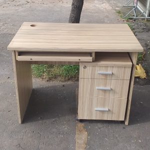 Bàn làm việc kèm hộc di động mới 90%