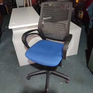 Ghế xoay lưng lưới cũ xanh dương