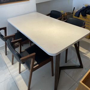 Bàn Ăn Mặt Đá 1M6