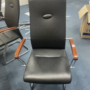 Ghế Chân Quỳ Bọc Da