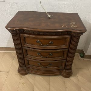 Tủ Đầu Giường Cổ Điển