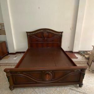 Giường Nữ Hoàng 1M8