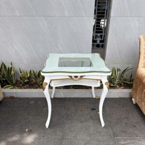 Bàn Tân Cổ Điển