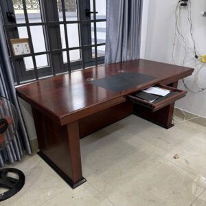 Bàn Giám Đốc Hoà Phát