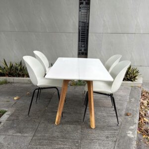 Bàn Ăn 4 Ghế Thanh Lý