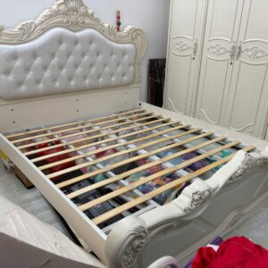 Giường Nữ Hoàng 1M8