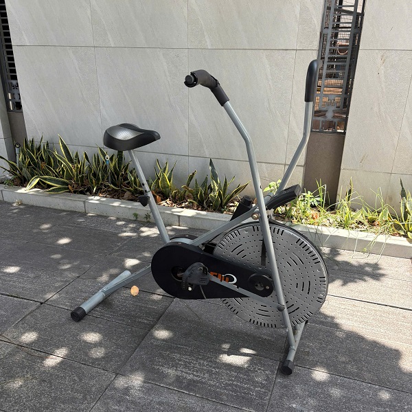 z6894526959572_613106db4821767458d4fdfd49c892f2