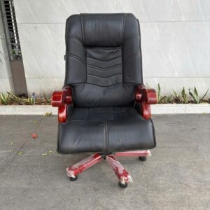 Ghế Giám Đốc Hoà Phát